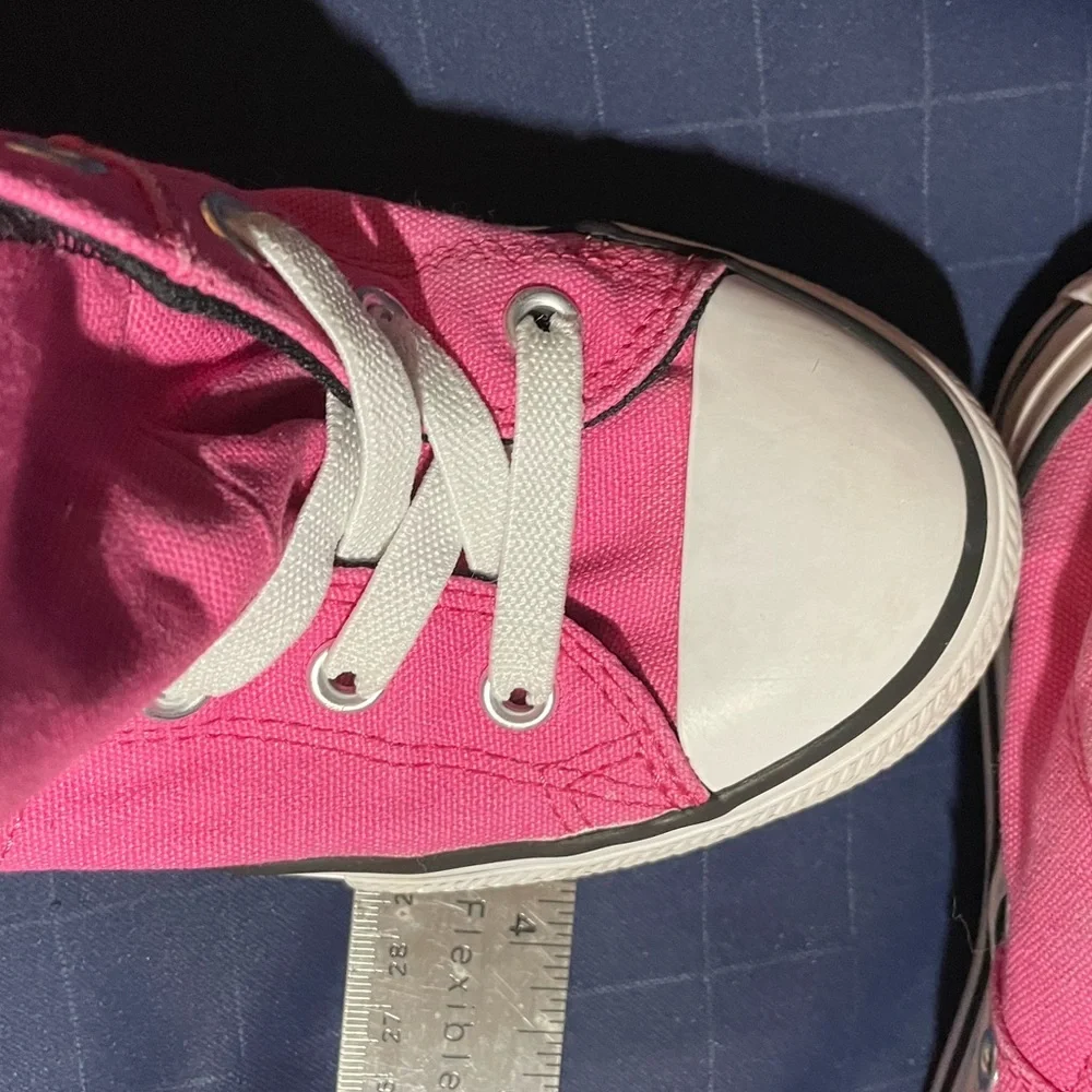 Converse All Star pink & black slip-on low tops w/ stars girls sz 1